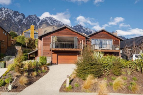 Cedar Lodge - Jacks Point Holiday Home